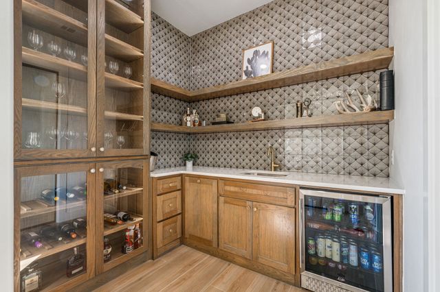 1804 Laguna Bay S, Pelican Bay, TX 76020