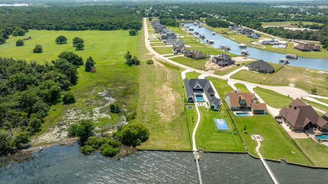 1804 Laguna Bay S, Pelican Bay, TX 76020