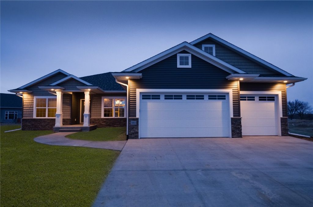 5527 Seminole Valley Trail NE, Cedar Rapids, IA 52411