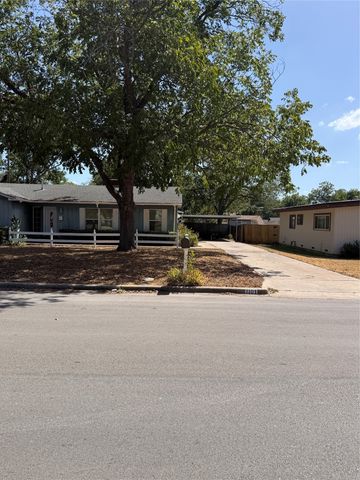 1101 W Chambers Street, Cleburne, TX 76033