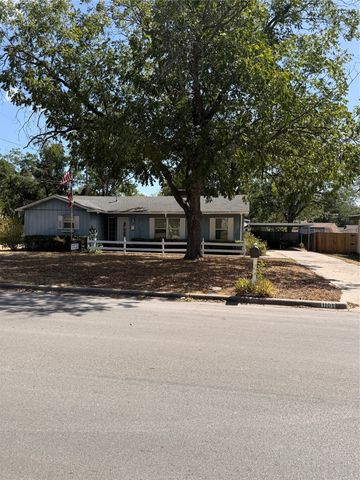1101 W Chambers Street, Cleburne, TX 76033
