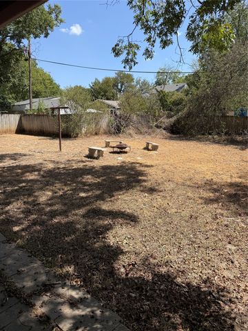 1101 W Chambers Street, Cleburne, TX 76033