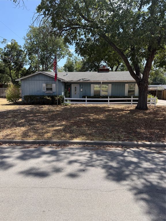 1101 W Chambers Street, Cleburne, TX 76033 — photo 4