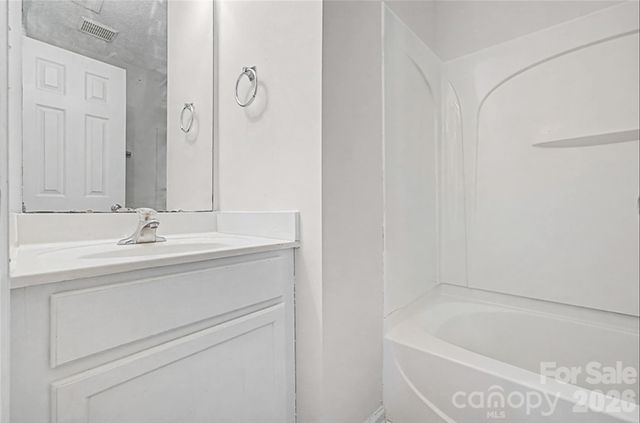 2405 Smugglers Court, Charlotte, NC 28216