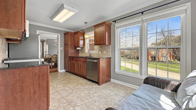 7925 Jefferson Place Blvd, Baton Rouge, LA 70809