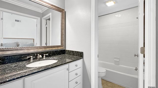 7925 Jefferson Place Blvd, Baton Rouge, LA 70809