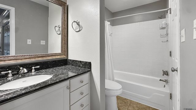 7925 Jefferson Place Blvd, Baton Rouge, LA 70809