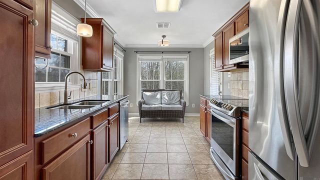 7925 Jefferson Place Blvd, Baton Rouge, LA 70809