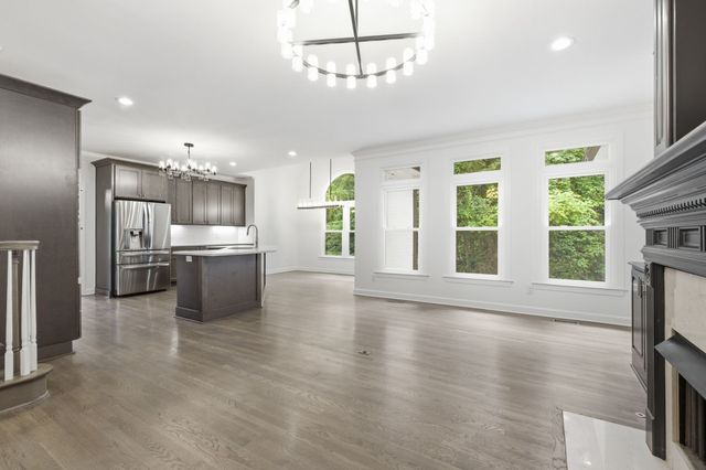 424 Martingale Dr, Franklin, TN 37067