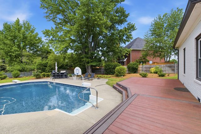 424 Martingale Dr, Franklin, TN 37067