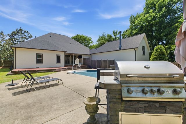 424 Martingale Dr, Franklin, TN 37067