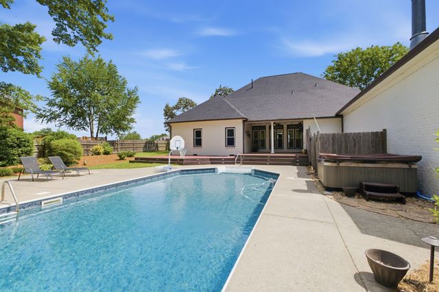 424 Martingale Dr, Franklin, TN 37067