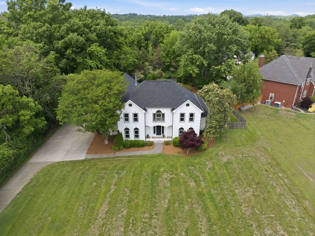 424 Martingale Dr, Franklin, TN 37067