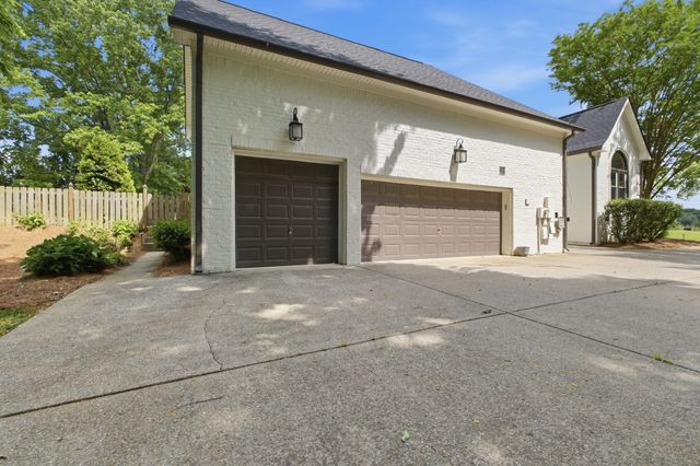424 Martingale Dr, Franklin, TN 37067