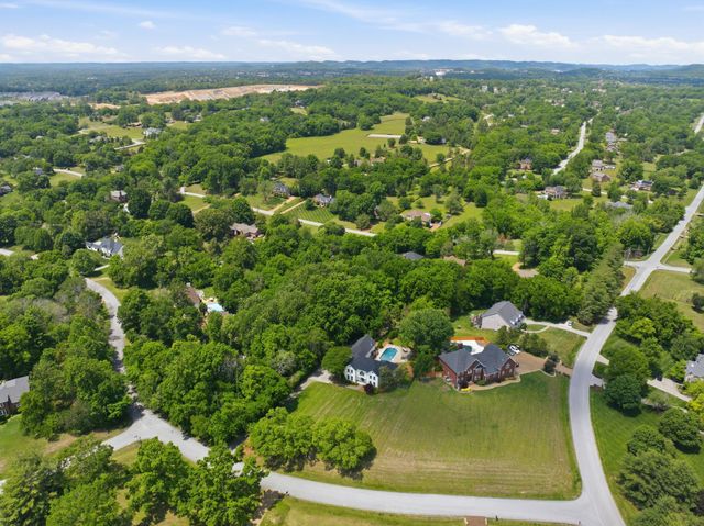 424 Martingale Dr, Franklin, TN 37067