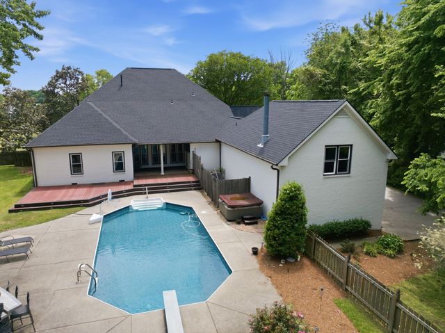 424 Martingale Dr, Franklin, TN 37067