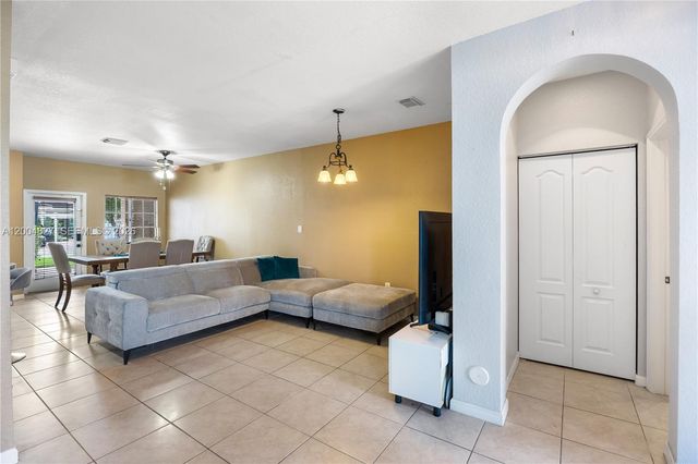 14254 SW 272nd St, Homestead, FL 33032