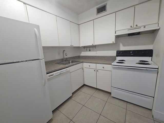 4900 NW 79th Avenue 206, Doral, FL 33166