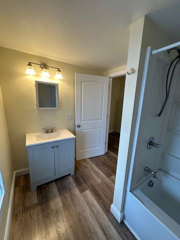 14 Charles Street, Berwick, ME 03901