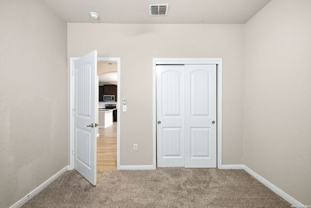 5950 LARKSPUR VLY, San Antonio, TX 78218