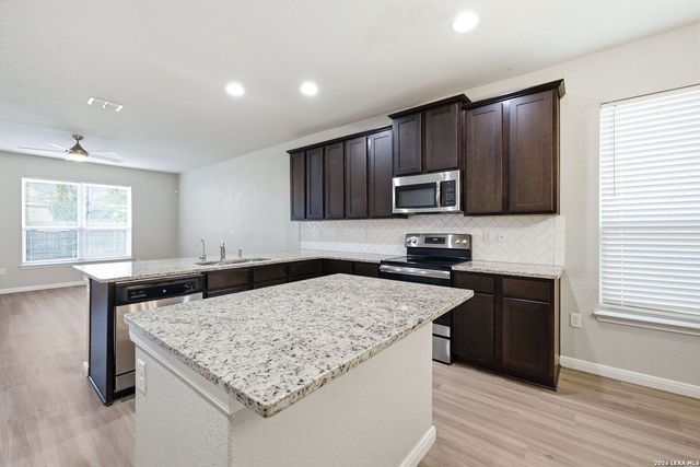 5950 LARKSPUR VLY, San Antonio, TX 78218