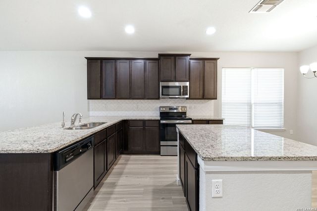 5950 LARKSPUR VLY, San Antonio, TX 78218