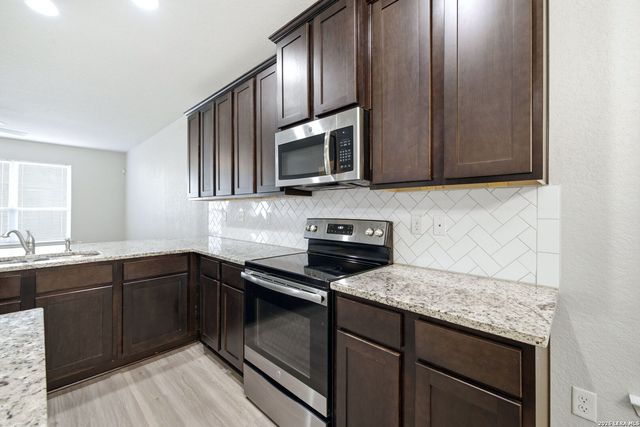 5950 LARKSPUR VLY, San Antonio, TX 78218