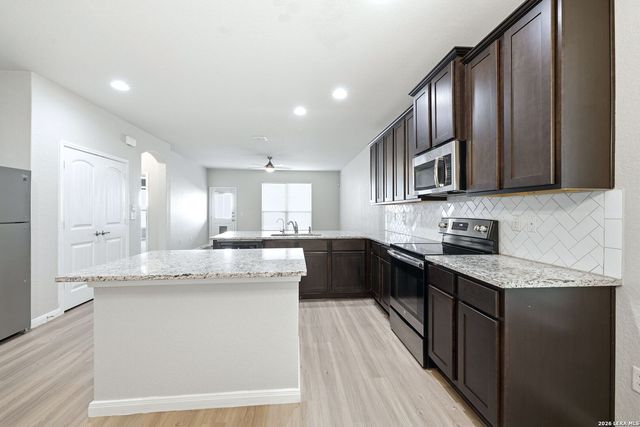 5950 LARKSPUR VLY, San Antonio, TX 78218