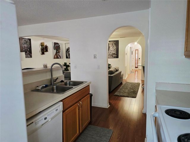 4607 ASHBURN SQUARE DRIVE, Tampa, FL 33610