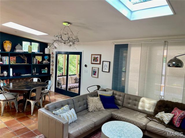 1129 Terrace Drive, Richmond Heights, MO 63117