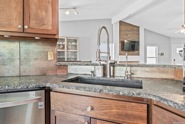 5323 Vista Run, San Antonio, TX 78247