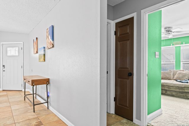 5323 Vista Run, San Antonio, TX 78247