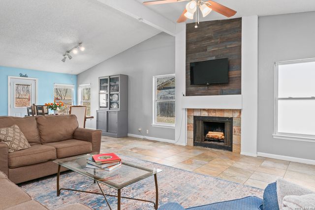 5323 Vista Run, San Antonio, TX 78247