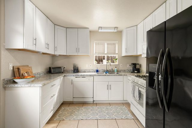 2115 Forestlake Dr, Rancho Cordova, CA 95670