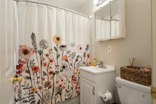 2115 Forestlake Dr, Rancho Cordova, CA 95670