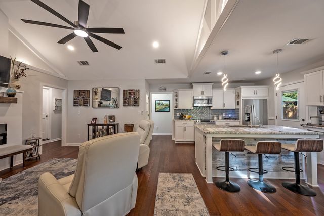 153 Bridlepath Drive, Pottsboro, TX 75076