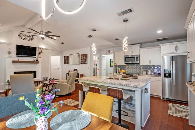 153 Bridlepath Drive, Pottsboro, TX 75076
