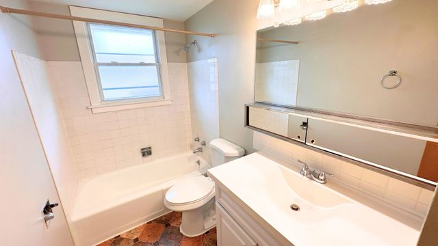 3252 191st Street, Lansing, IL 60438