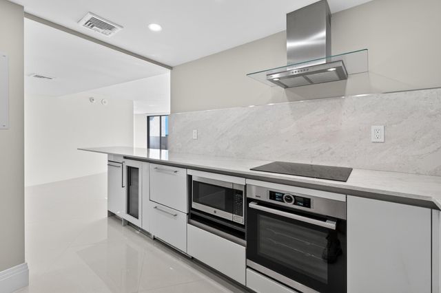 1200 S Flagler Drive 1105, West Palm Beach, FL 33401