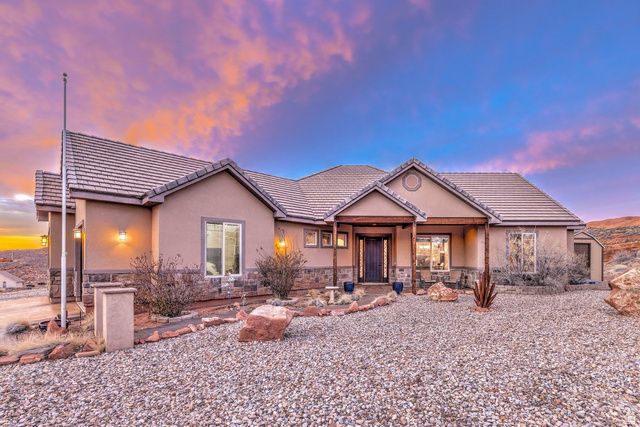 2075 S MUNSEY DR, Moab, UT 84532