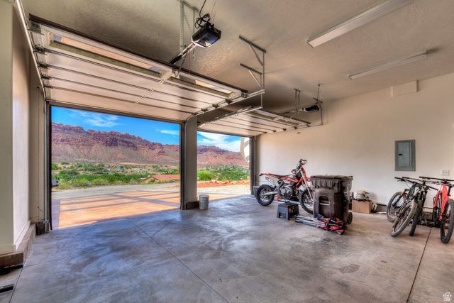 2075 S MUNSEY DR, Moab, UT 84532