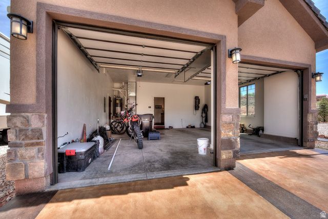 2075 S MUNSEY DR, Moab, UT 84532