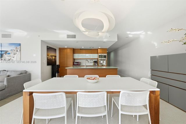 5875 Collins Avenue 502, Miami Beach, FL 33140
