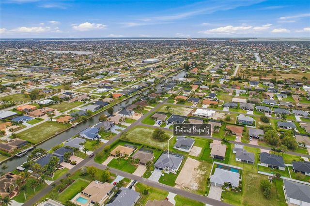 1730 SW 38th Lane, Cape Coral, FL 33914