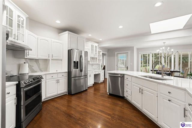 807 Lakeside Drive, Elizabethtown, KY 42701