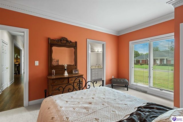 807 Lakeside Drive, Elizabethtown, KY 42701