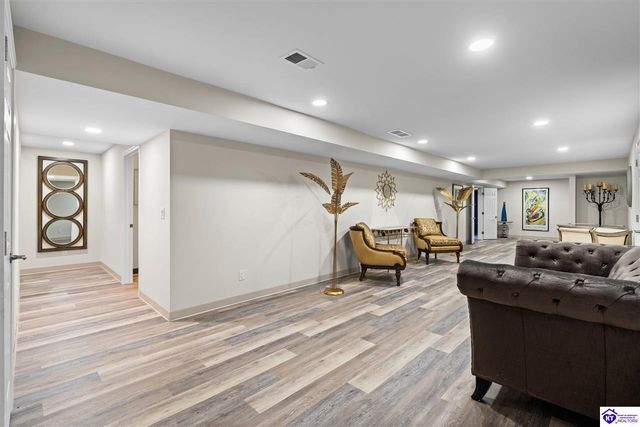 807 Lakeside Drive, Elizabethtown, KY 42701