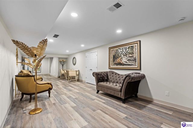 807 Lakeside Drive, Elizabethtown, KY 42701