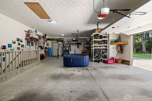 7595 Meeker Road, Dayton, OH 45414