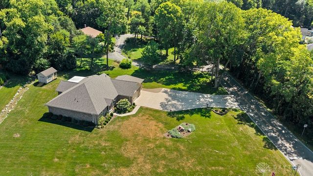 7595 Meeker Road, Dayton, OH 45414